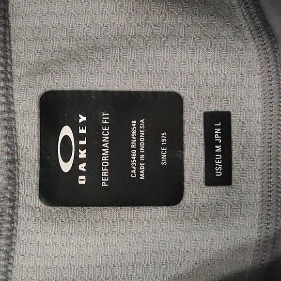 Oakley Performance Fit - Picture 2 of 3